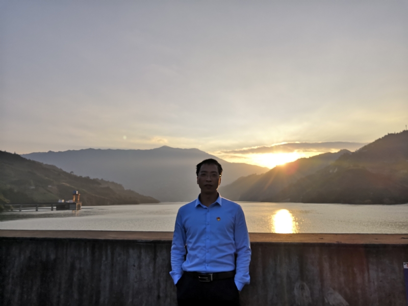 庸人自扰的第一张照片--曲靖蓝颜知己交友网